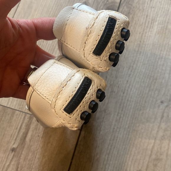 MINNETONKA SIZE 5 Genuine Leather Moccasins White NWOT - Picture 3 of 5